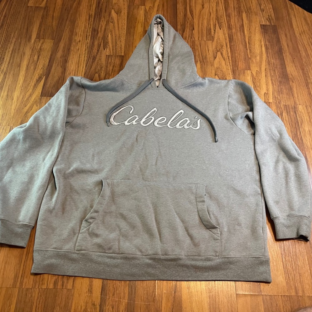 Cabelas Hoodie Mens XL Gray Pullover Sweatshirt Camo Lined Script Logo Outdoors
